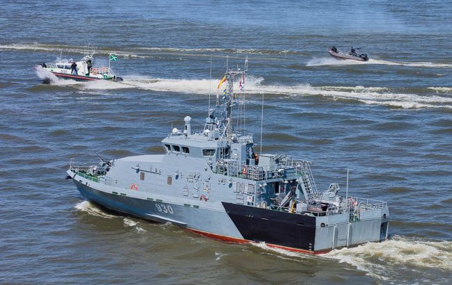 Партизаны обнаружили российское судно специального назначения в одной из бухт Севастополя