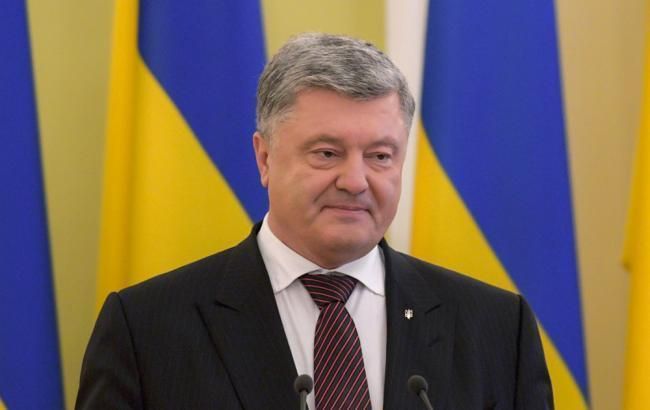 Порошенко: украинский флаг поднимут во всех городах и селах Донецкой и Луганской областей