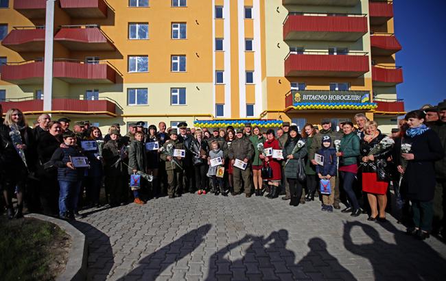 В Хмельницком 90 нацгвардейцев получили жилье