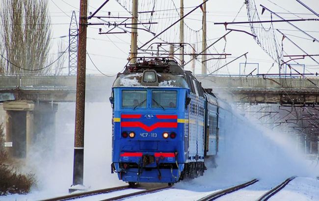 Через негоду у Львівській області затримуються потяги