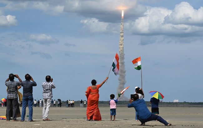 Битва за Луну. Как фиаско РФ и успехи Индии могут изменить расклады в космосе