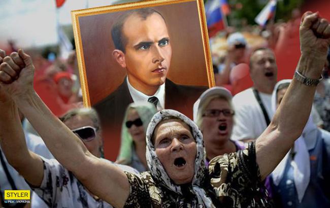 Журналіст показав реакцію пенсіонерів з Донбасу на портрет Бандери