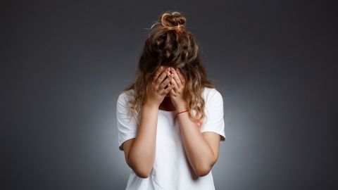 Женщина сделала огромное тату и стала звездой сети: рисунок на лице похож на игрушки для взрослых (фото)