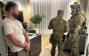 Гнилі продукти для ЗСУ та мільйонні відкати: ДБР накрило масштабну схему