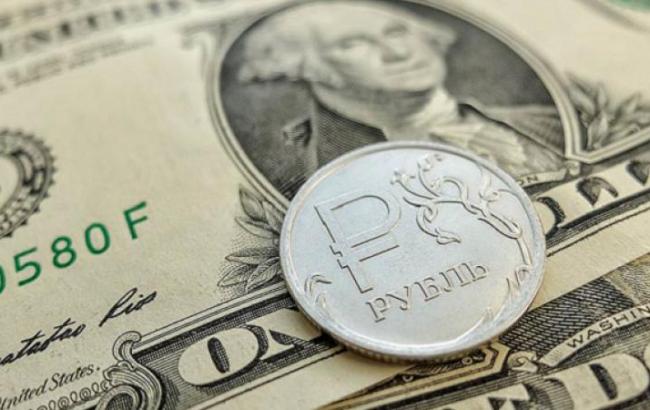 Курс рубля к доллару в РФ продолжает укрепляться