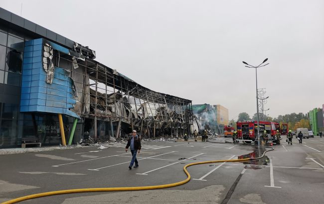 У Києві постраждав магазин Decathlon на Почайній: що з онлайн-замовленнями