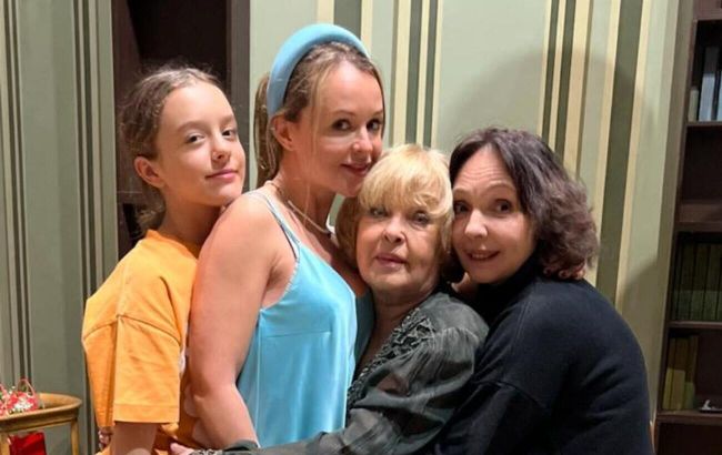 Будто сестры! 12-летняя дочь Ольги Атанасовой дебютировала на сцене вместе с мамой-актрисой (фото)