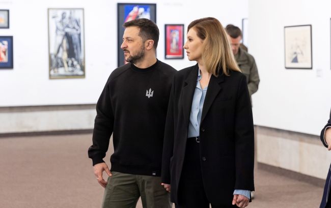 Держатся за руки и смотрят в будущее: супруги Зеленские впервые за долгое время появились на публике