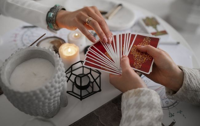 Таро-гороскоп на 26 июня: Львы совершат роковую ошибку, Козероги - найдут свое счастье
