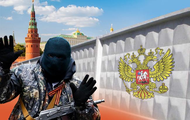 Россияне строят забор, чтобы отгородится от боевиков "ЛДНР"
