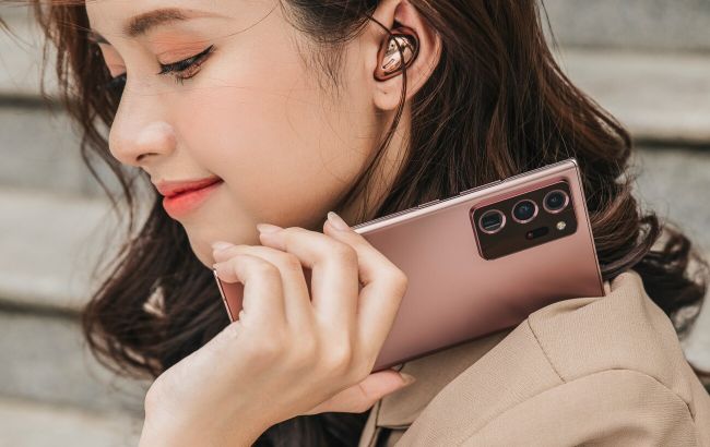 Бюджетник і субфлагман: Samsung випадково розсекретила два нові смартфони