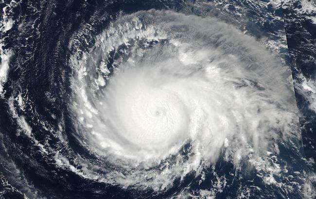В США отменили предупреждения, связанные с ураганом "Лэйн"