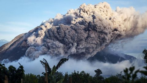 В Индонезии началось извержение вулкана Синабунг