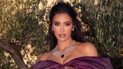 Ким Кардашьян получила очень странный рождественский подарок: о чем речь