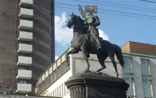 "Конь Шредингера": киевляне предложили властям "творчески переосмыслить" памятник Щорсу