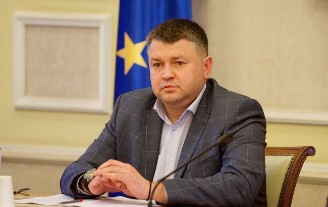 НКРЭКУ дважды сменила голову за три недели: экспертка указала на обход ограничений и риски