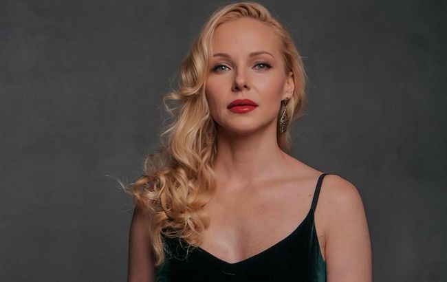 Украинская актриса призналась, стыдно ли ей за съемки в клипе путиниста Шнурова: "Уважаю свои решения"