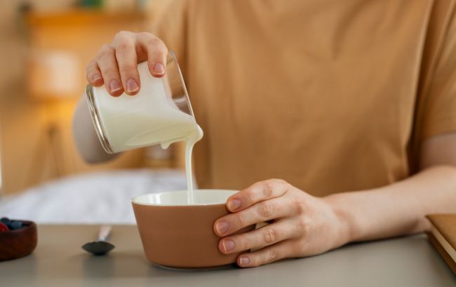 Названо самое плохое молоко: в нем полно калорий, жира и сахара