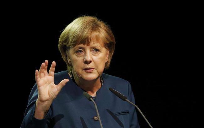 Меркель виступає за продовження санкцій проти Росії