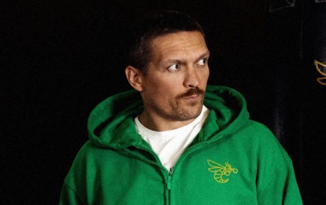 Усик щемяще высказался об отце после победы над Фьюри: эти слова трудно слушать без слез