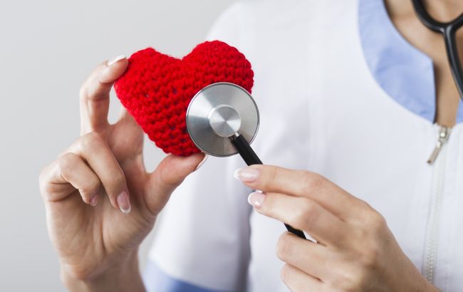 Відомий лікар назвав 6 несподіваних ознак проблем з серцем, які багато хто ігнорує