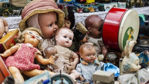 "Сокровище" из бабушкиного шкафа. Обычная кукла принесет 40 тысяч и вот как она выглядит (фото)