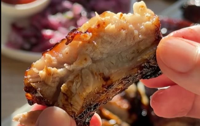 Запечені ребра, які тануть у роті: рецепт, що підкорює з першої спроби