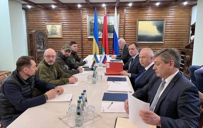 У Макрона не побачили значних зрушень у переговорах між Україною і Росією