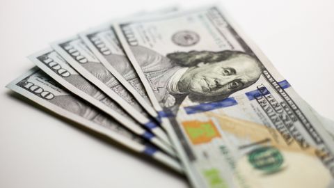 НБУ снизил официальный курс доллара на 7 апреля