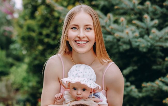 Зірка "Кріпосної" показала 10-місячну донечку, яка помітно підросла