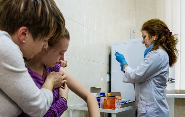 Оградить от болезней: как изменились правила вакцинации детей в Украине