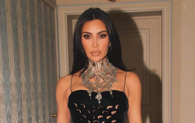 Ким Кардашьян показала откровенный образ в ковбойском стиле (фото)