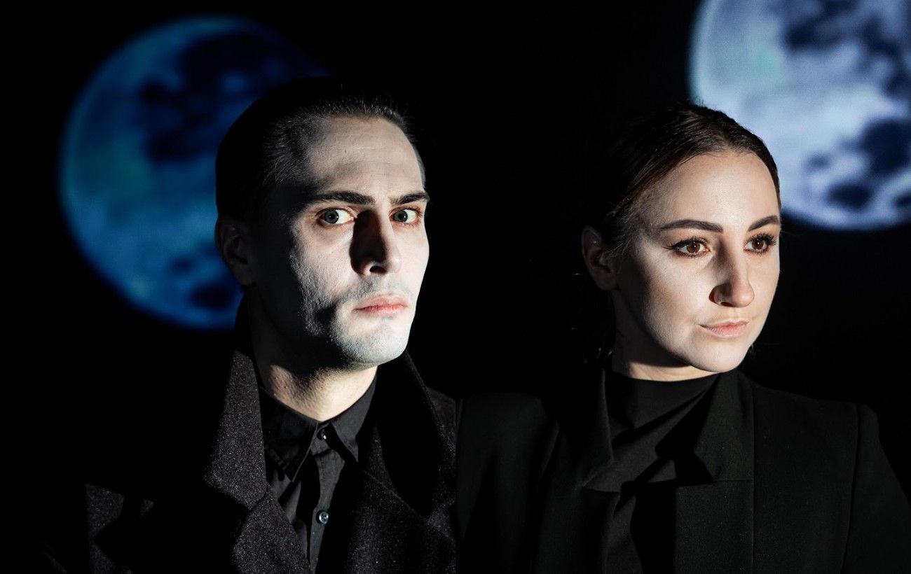 Прем'єра про біль і пошуки себе: чому варто піти на виставу "Чорна шаль" у Києві