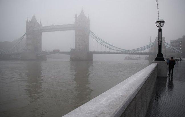 Фотографы показали туман в Англии
