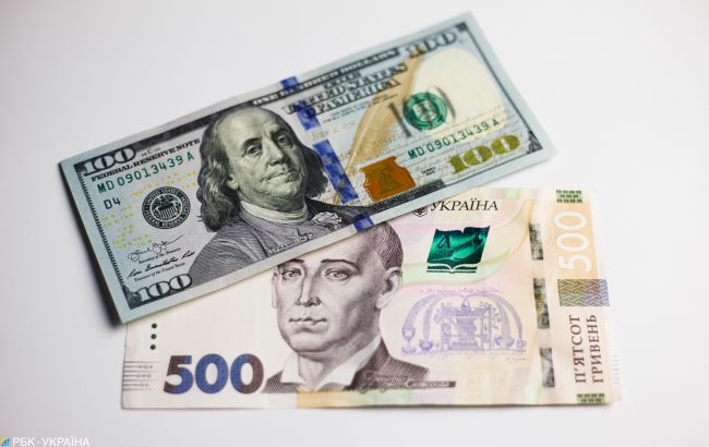 Курс доллара на межбанке поднялся выше 28 гривен