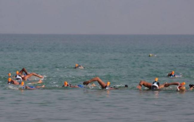 Первый заплыв в истории: 25 человек переплыли Мертвое море