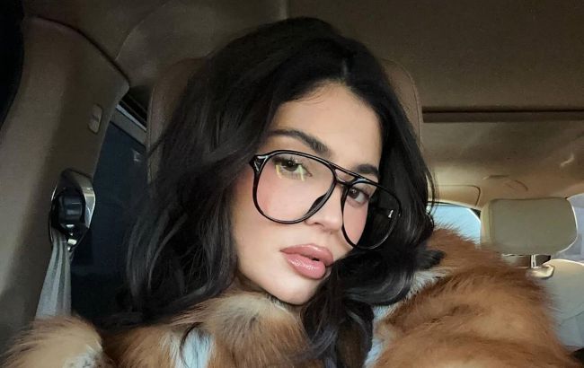 Кайли Дженнер показала новые соблазнительные образы (фото)