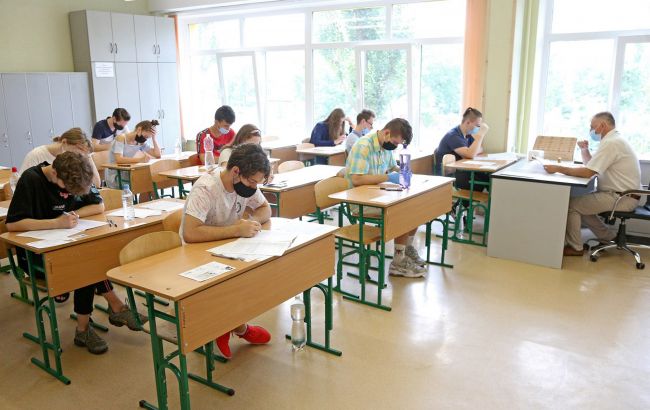Из-за ВНО в Киеве хотят изменить график обучения 11 классов