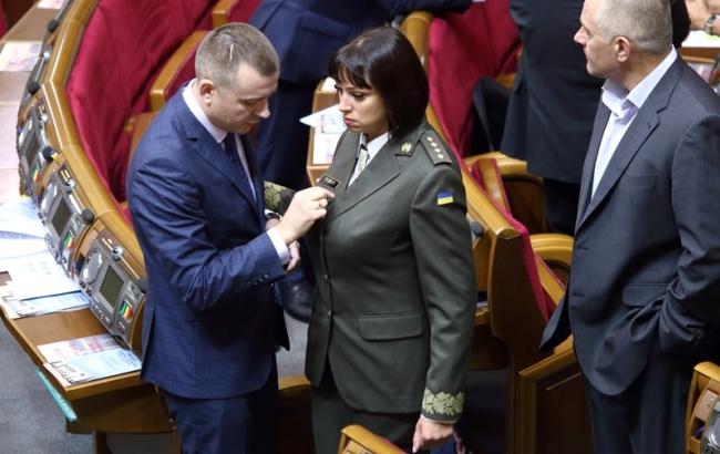 Жінки-нардепи похвалилися нарядами на відкритті нової сесії Ради (фото)