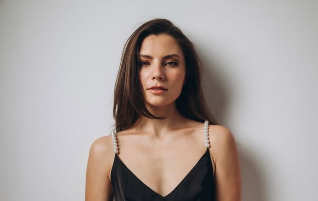 Тоня Хижняк показала классический тренч, который никогда не выйдет из моды