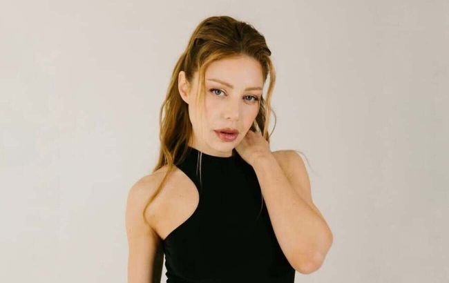 Стильно і зухвало: Кароль у трендових окулярах показала, як поєднати спорт та ультражіночність