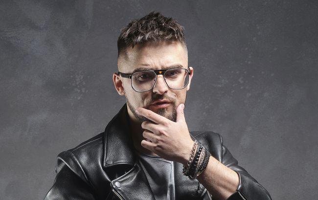 Известный певец попал в беду посреди Львова: спасали все прохожие