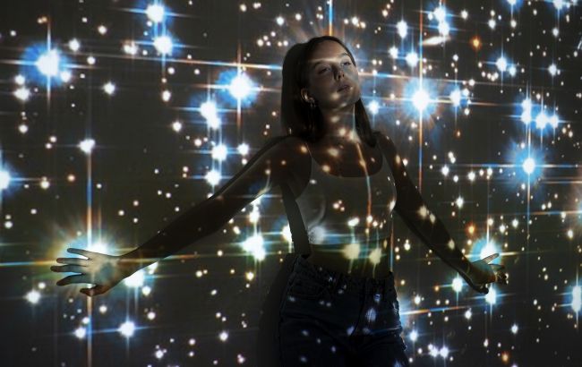 Понедельник станет поцелуем судьбы для 5 знаков Зодиака: кого накроет счастьем с головой