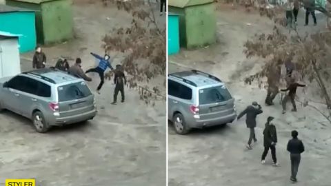 Шакалы: в Харькове толпа школьников избила мужчину (видео)