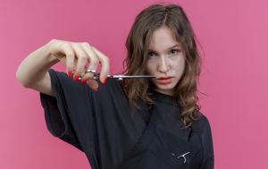 Коли стригтися у березні, аби не "відрізати" щастя: найвдаліші дні за Місячним календарем