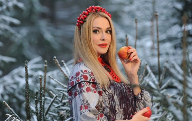 Калина, коралі і вишивка: стильний етнообраз Ольги Сумської