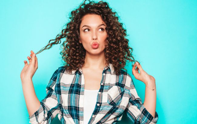 Як накрутити волосся без муки та стайлерів: 4 варіанти, які зможе повторити кожна