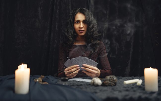 Таро-гороскоп на 24 сентября: 5 знаков Зодиака получат шанс на миллион