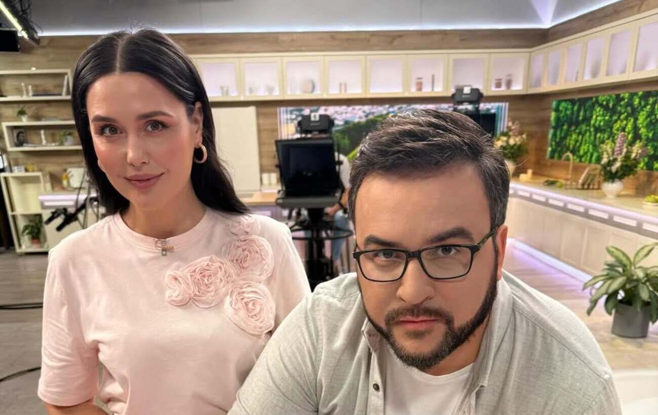 "Нас попалили": Сенічкін і Барбір забули про камери та насмішили витівкою в прямому ефірі