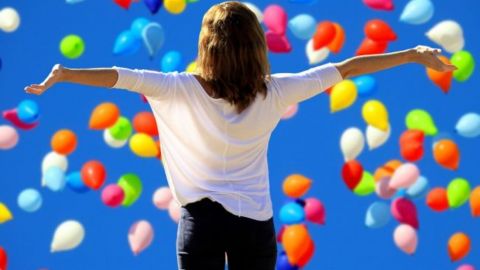 Эти знаки Зодиака исполнят свои мечты. Карты Таро обещают им особенный понедельник